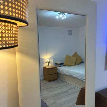 Stylish Studio Flat - Watford Junction - Harry Potter Watford (Hertfordshire) Exterior foto