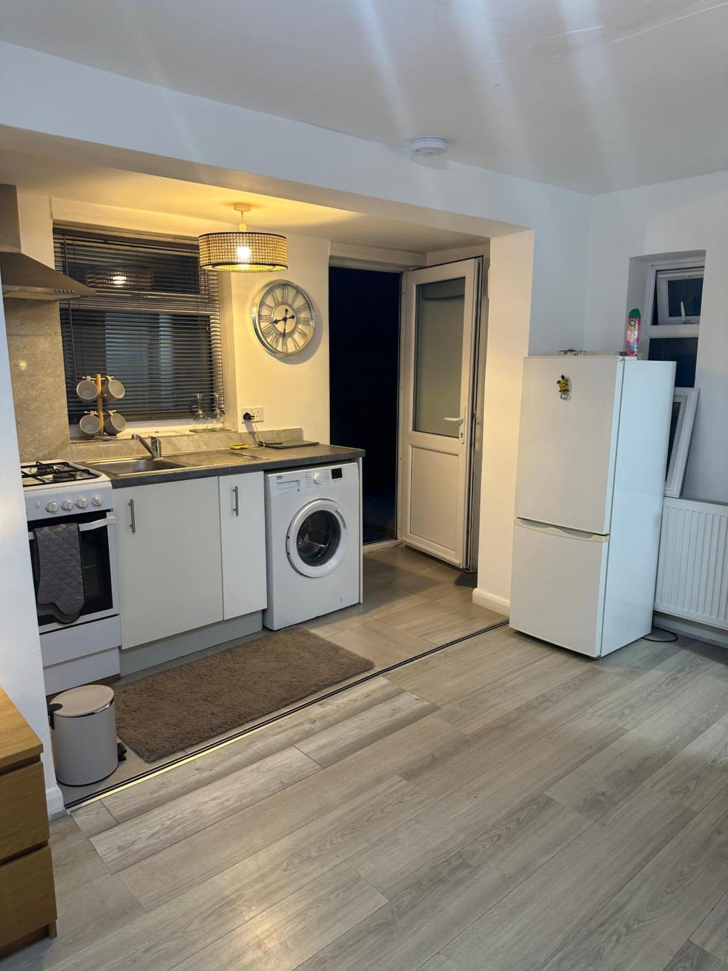 Stylish Studio Flat - Watford Junction - Harry Potter Watford (Hertfordshire) Exterior foto