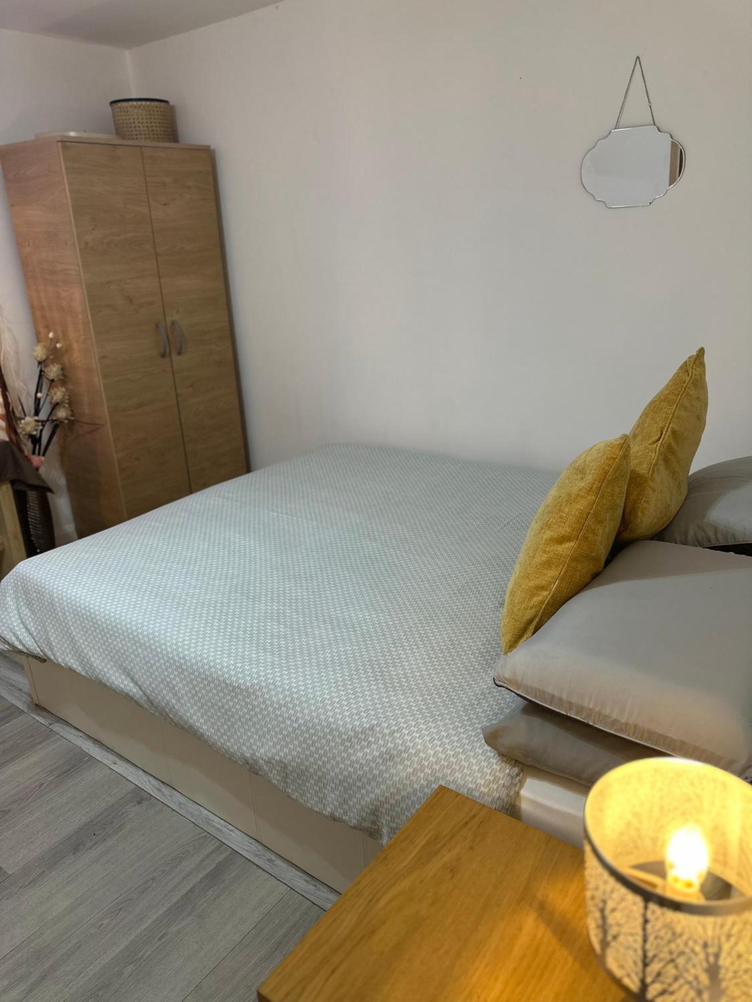 Stylish Studio Flat - Watford Junction - Harry Potter Watford (Hertfordshire) Exterior foto