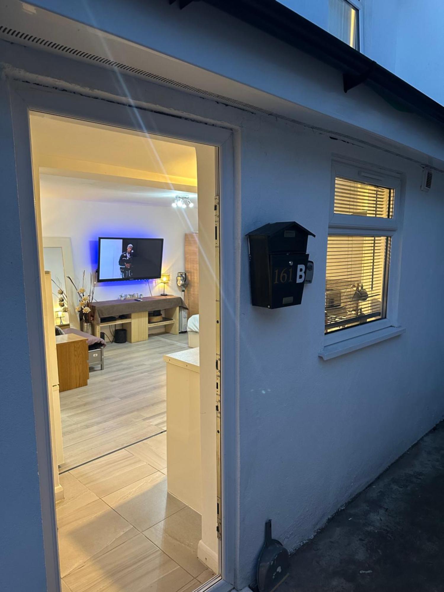 Stylish Studio Flat - Watford Junction - Harry Potter Watford (Hertfordshire) Exterior foto